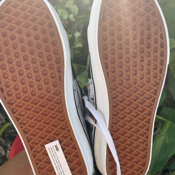 Vans floral size 8 1/2